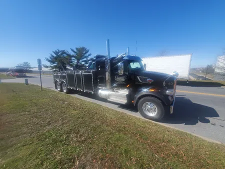 Columbia Fleet Service Peterbilt heavy-duty wrecker